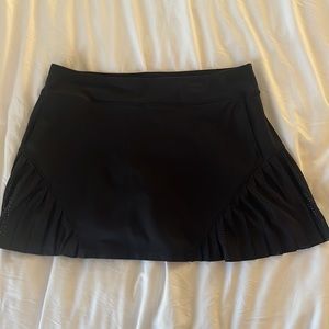 Under armour black golf skirt